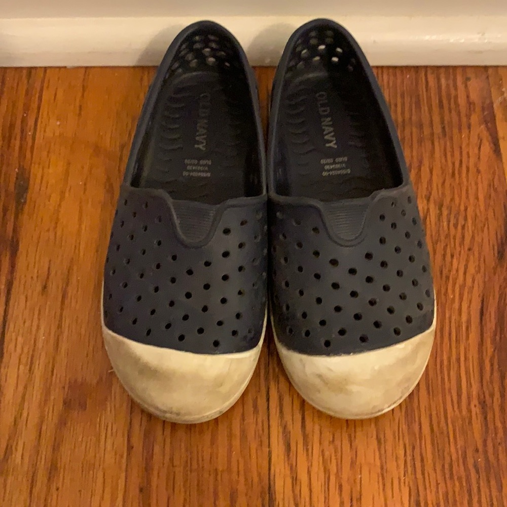 Old Navy Toddler Water Shoes Size 9 Navy/white